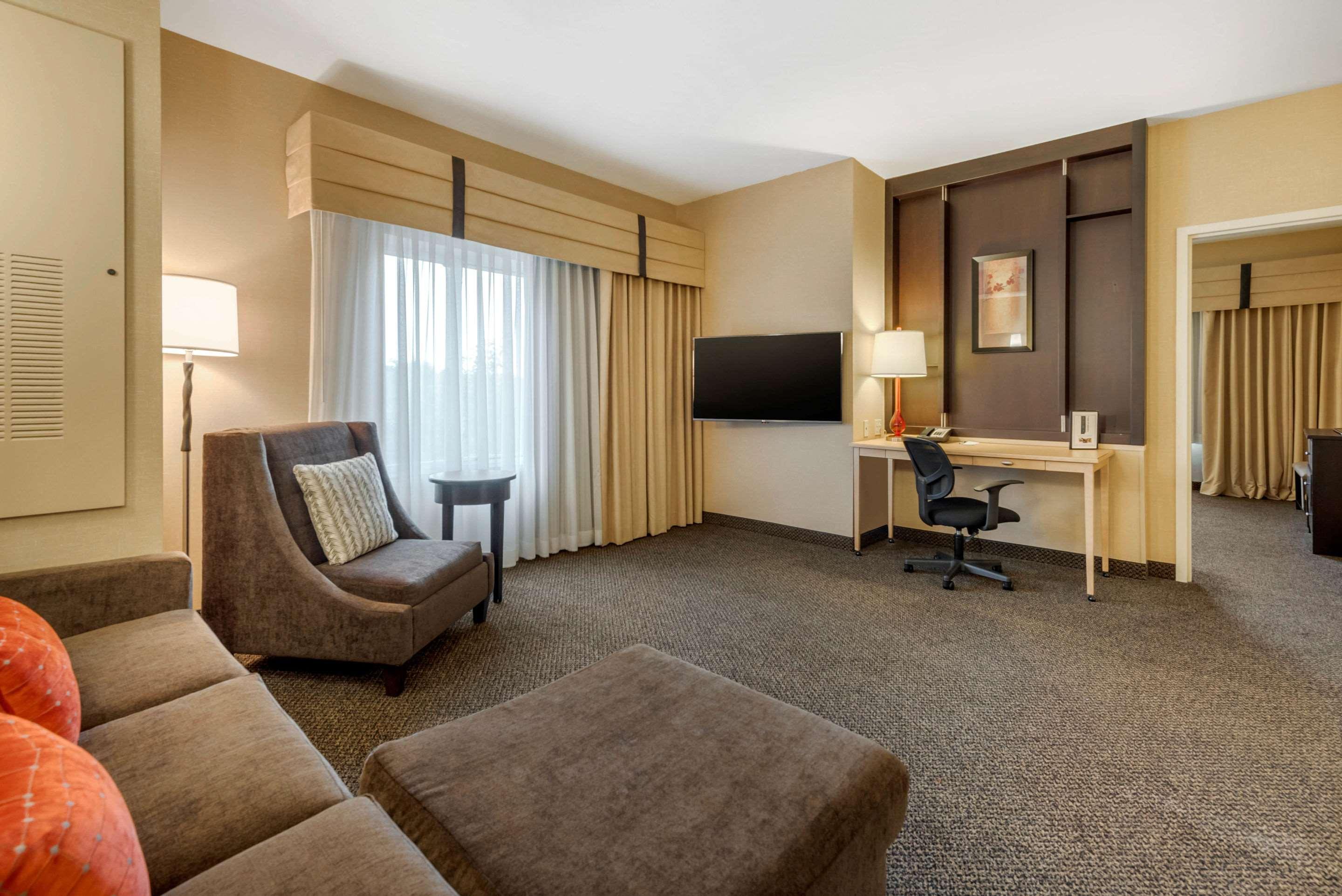 แคมเบรีย โฮเต็ล แอครอน - แคนตัน แอร์พอร์ต Hotel Uniontown ภายนอก รูปภาพ