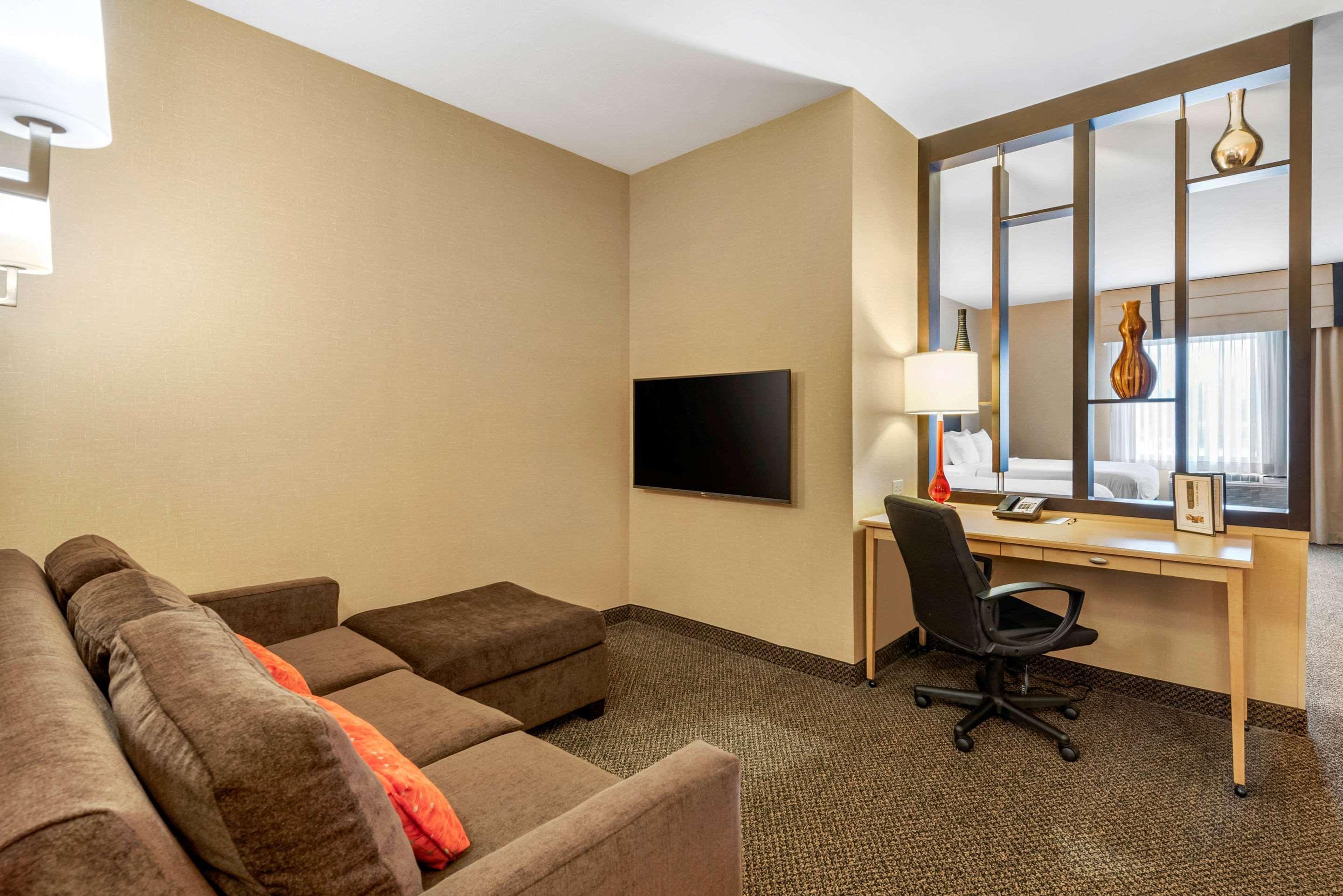 แคมเบรีย โฮเต็ล แอครอน - แคนตัน แอร์พอร์ต Hotel Uniontown ภายนอก รูปภาพ