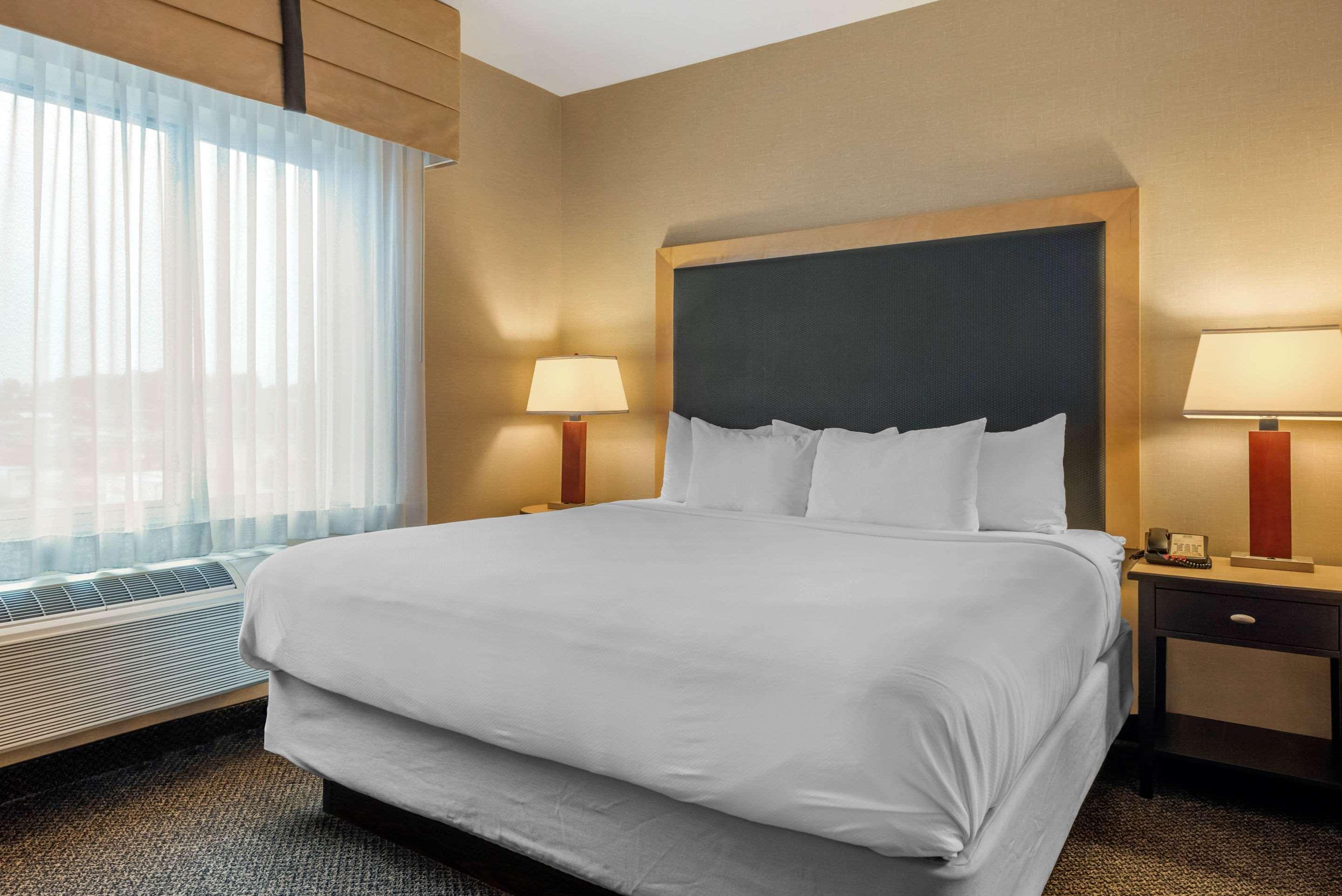 แคมเบรีย โฮเต็ล แอครอน - แคนตัน แอร์พอร์ต Hotel Uniontown ภายนอก รูปภาพ