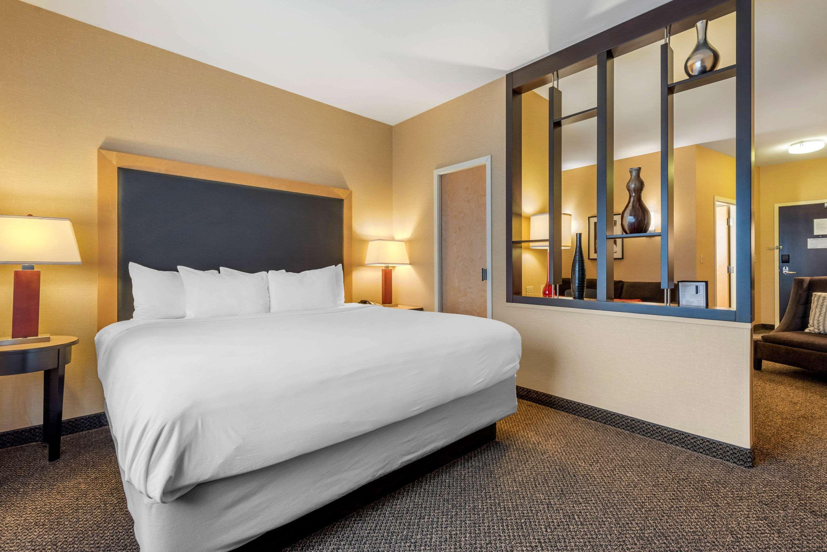 แคมเบรีย โฮเต็ล แอครอน - แคนตัน แอร์พอร์ต Hotel Uniontown ภายนอก รูปภาพ