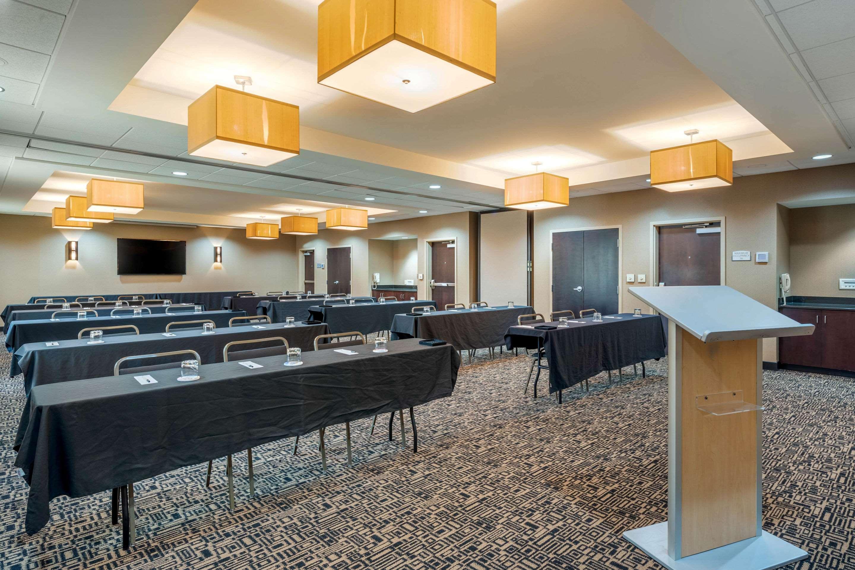 แคมเบรีย โฮเต็ล แอครอน - แคนตัน แอร์พอร์ต Hotel Uniontown ภายนอก รูปภาพ