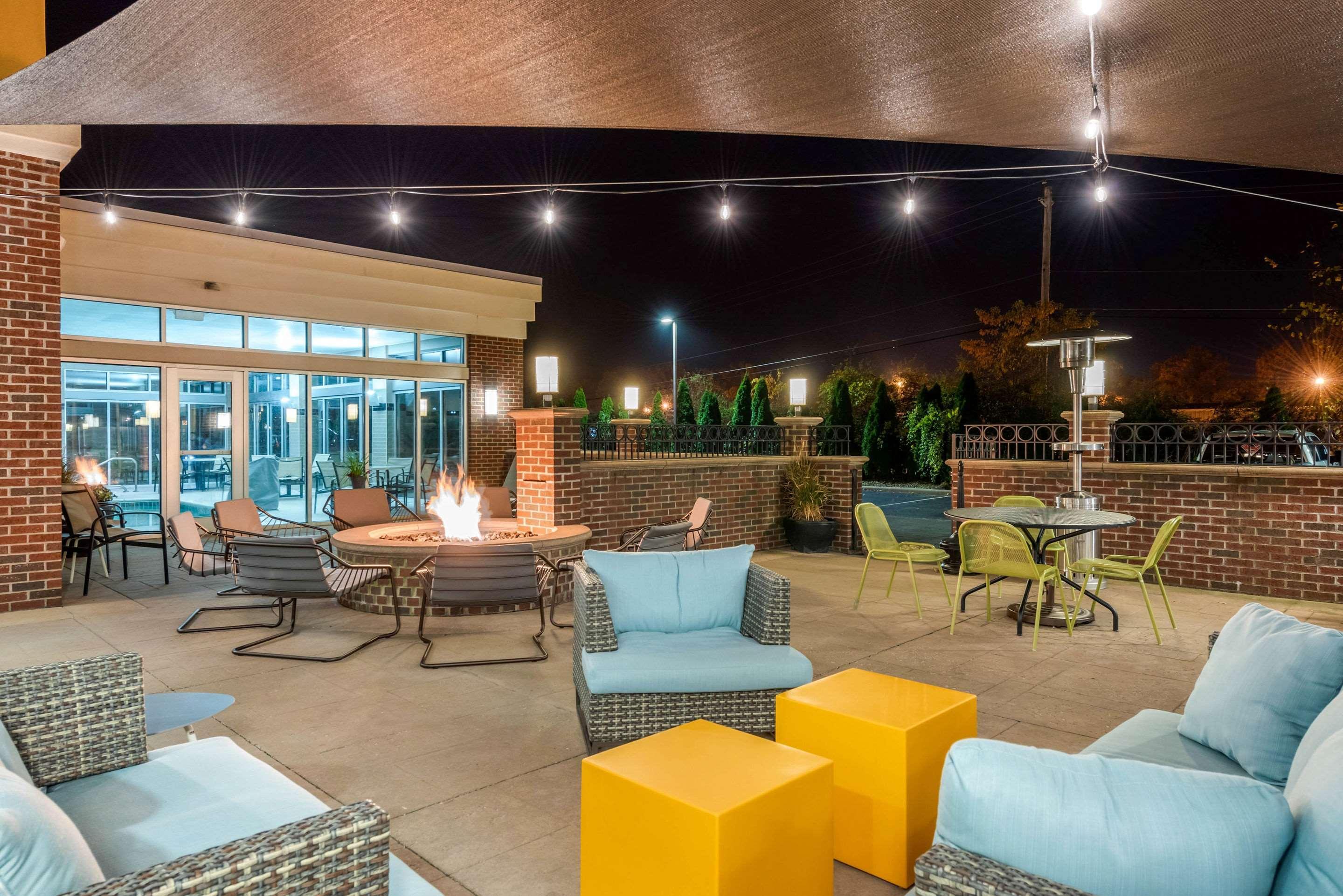 แคมเบรีย โฮเต็ล แอครอน - แคนตัน แอร์พอร์ต Hotel Uniontown ภายนอก รูปภาพ